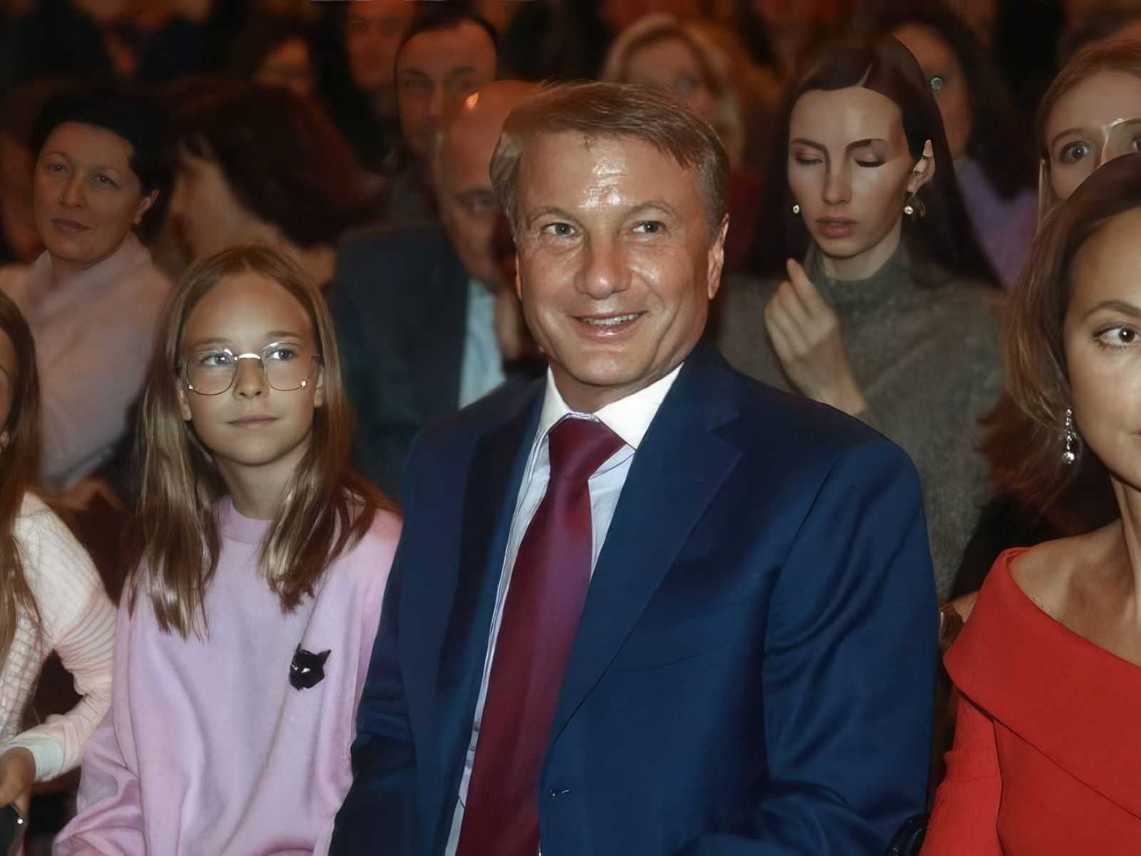 Герман греф и его семья фото: председатель правления сбербанка россии